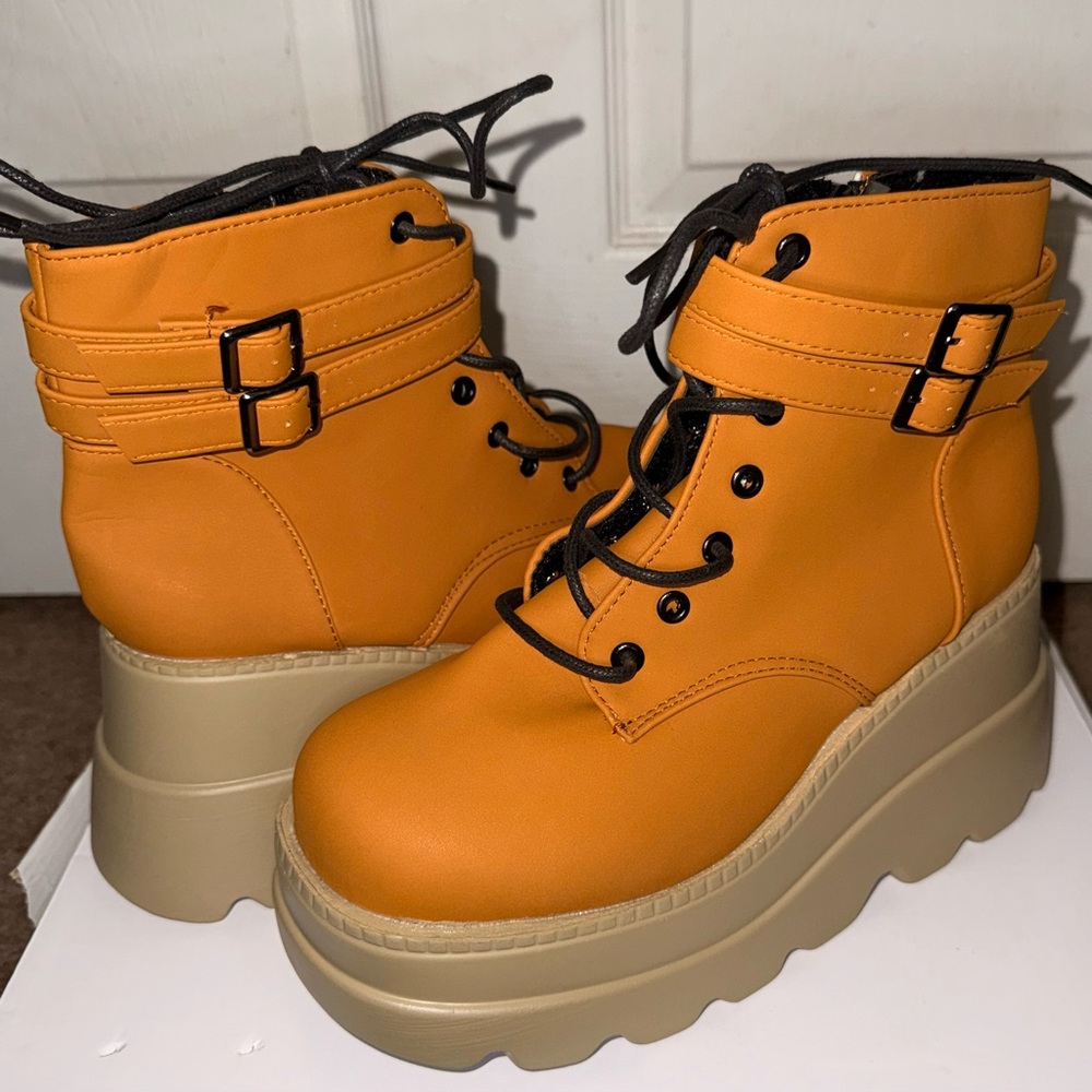 NWOB - Goth Platform Ankle Boots